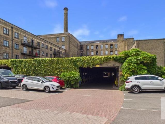 Flat for sale in Wood Top, Irwell Vale
