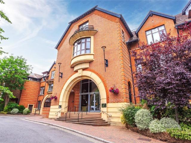 Flat for sale in Henley-on-Thames, Berrick Salome