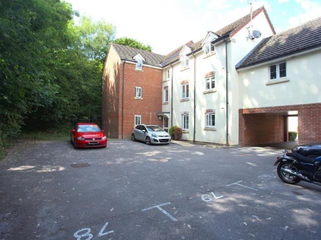 Flat for sale in Helford, Hampshire