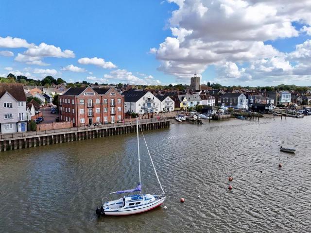 Flat for sale in Wivenhoe, Colchester