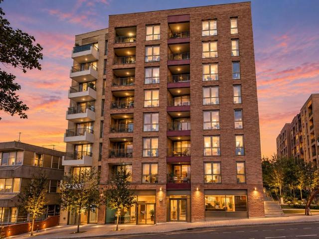 Flat for sale in Queen's Park, Brighton