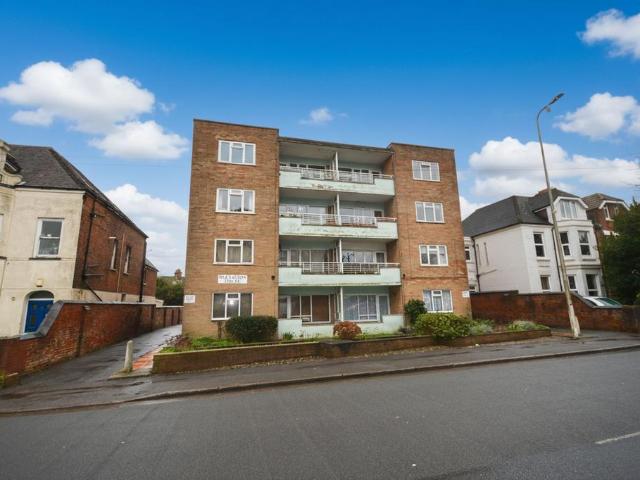 Flat for sale in Folkestone