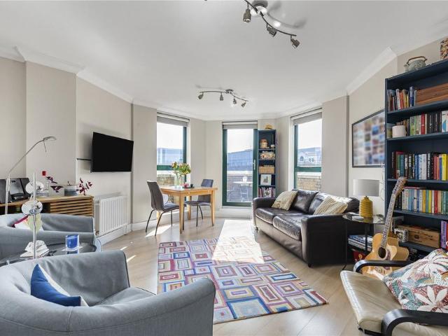 Flat for sale in Westminster, Greater London
