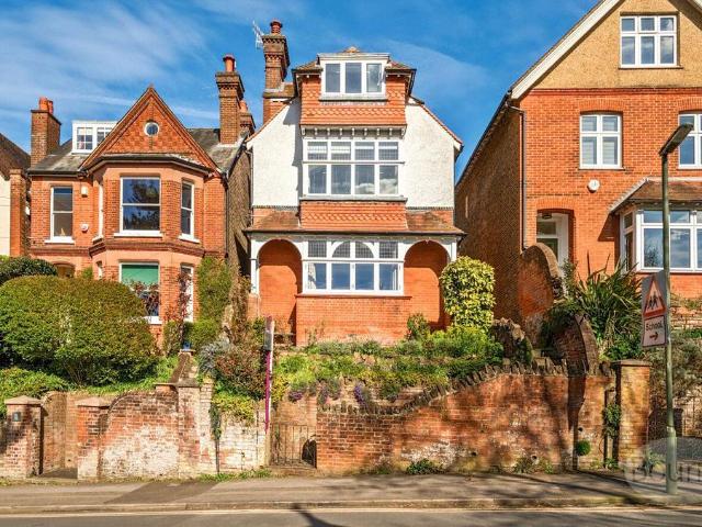 Flat for sale in Charlotteville, Westborough