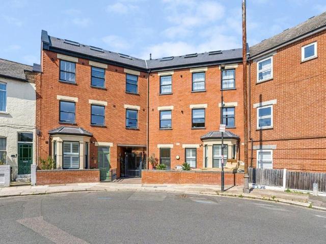 Flat for sale in Greater London