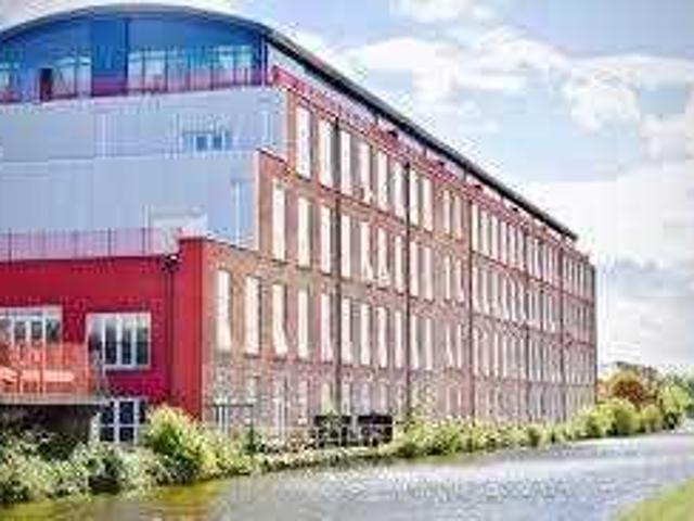 Flat for sale in Calderstones