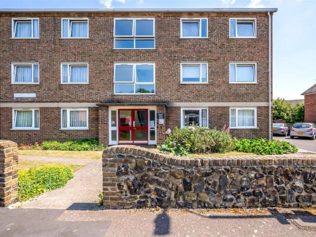 Flat for sale in Belvedere, Lessness Heath