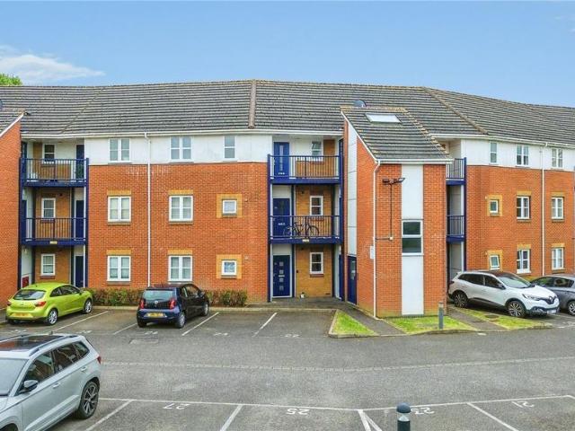 Flat for sale in Newtown, Reading