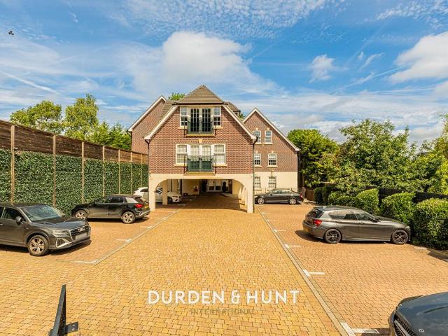 Flat for sale in Epping, Essex