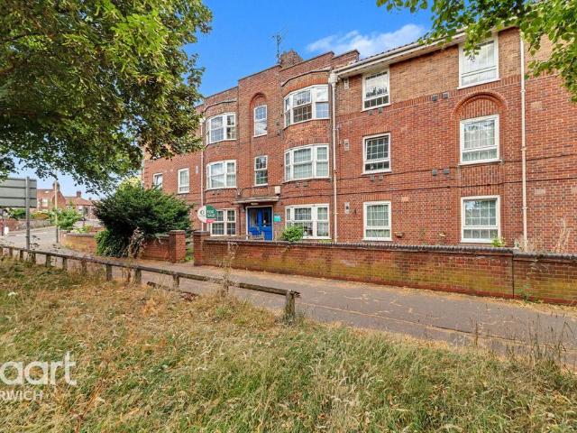 Flat for sale in New Catton, East Bank