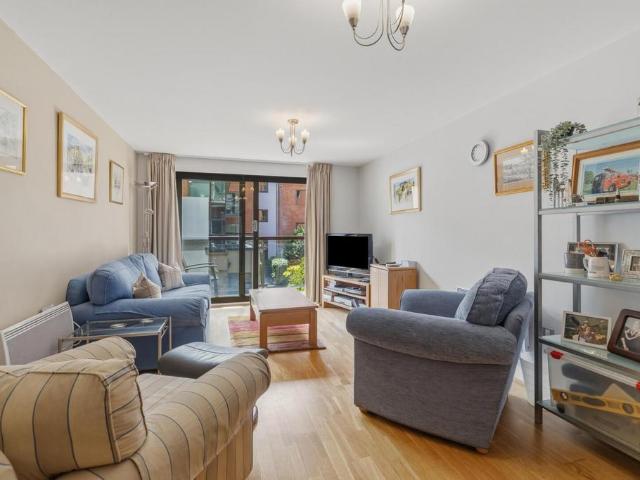 Flat for sale in Greater London