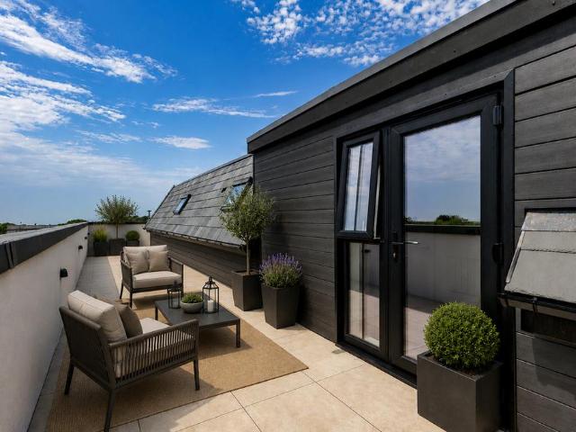 Flat for sale in Essex