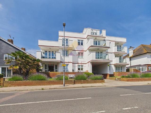 Flat for sale in Frinton and Walton, Dale Hill