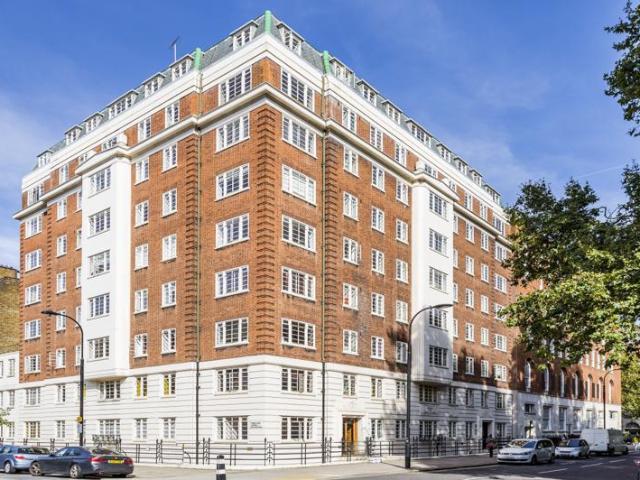 Flat for sale in Saint Pancras, Greater London