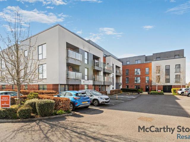Flat for sale in Firepool, Rumwell