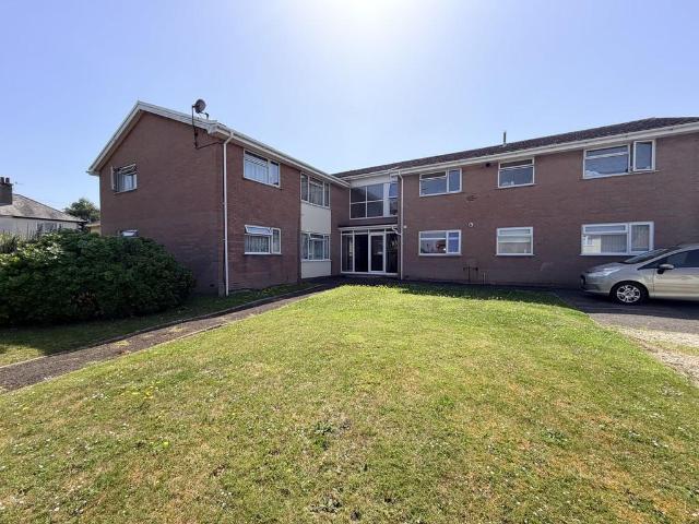 Flat for sale in Poole