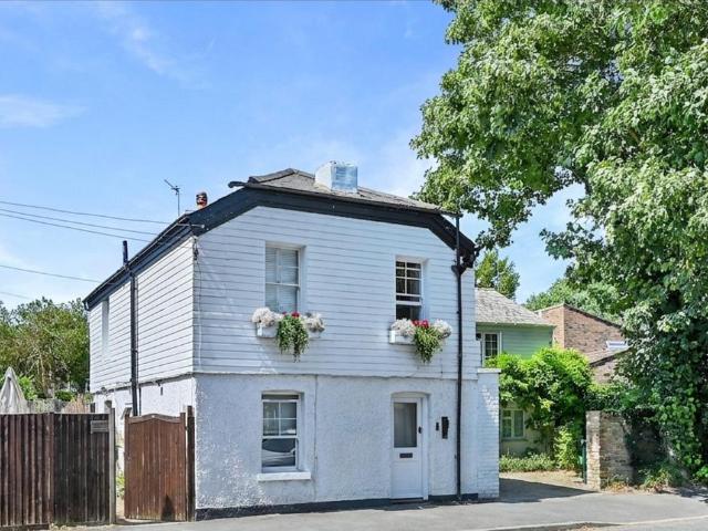 Flat for sale in Lower Halliford, Surrey