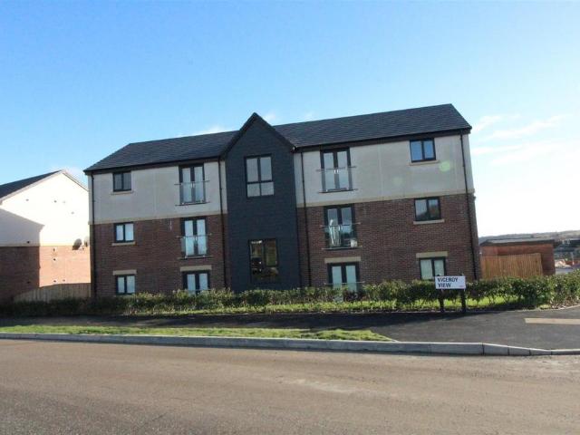 Flat for sale in Churwell, West Yorkshire