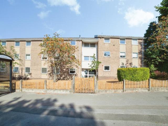 Flat for sale in Berry Hill, Potters Corner