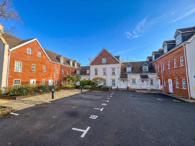 Flat for sale in Bridgwater, Somerset