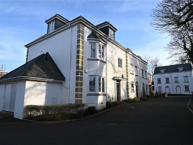 Flat for sale in Priest Down, Hampshire