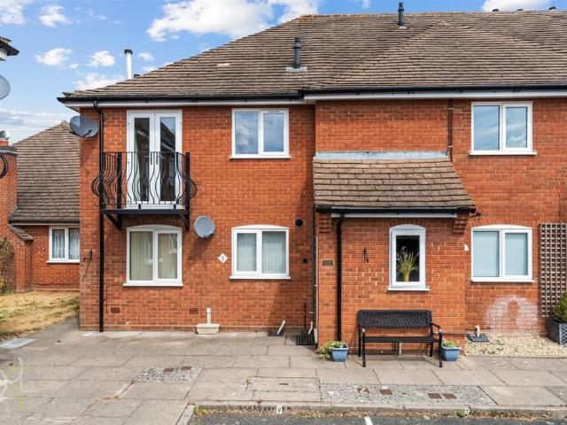 Flat for sale in Crookhill, Worcestershire