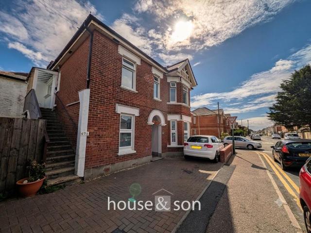 Flat for sale in Moordown, Bournemouth