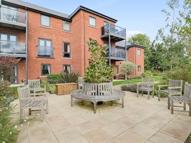 Flat for sale in Barleythorpe, Rutland