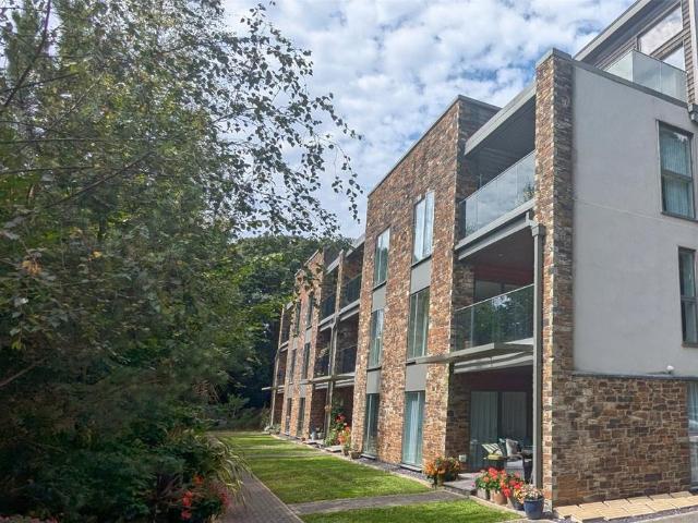 Flat for sale in Moresk, Penweathers