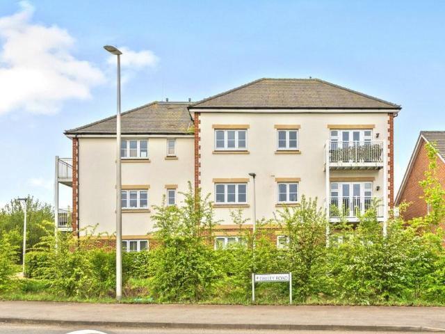 Flat for sale in Wokingham