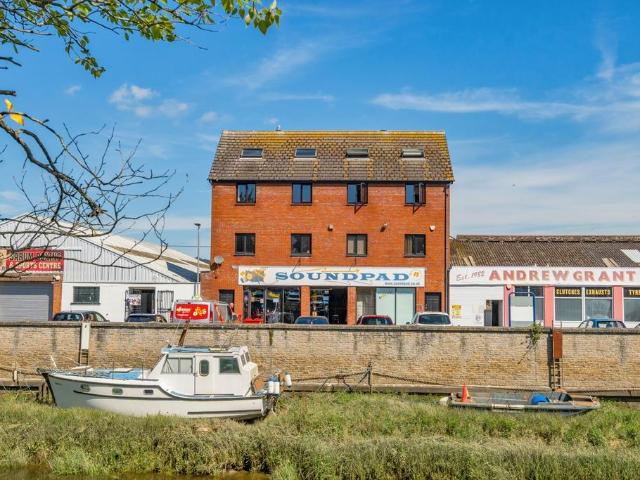 Flat for sale in Pilton, Kentisbury