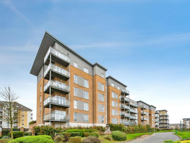 Flat for sale in West Drayton, Greater London