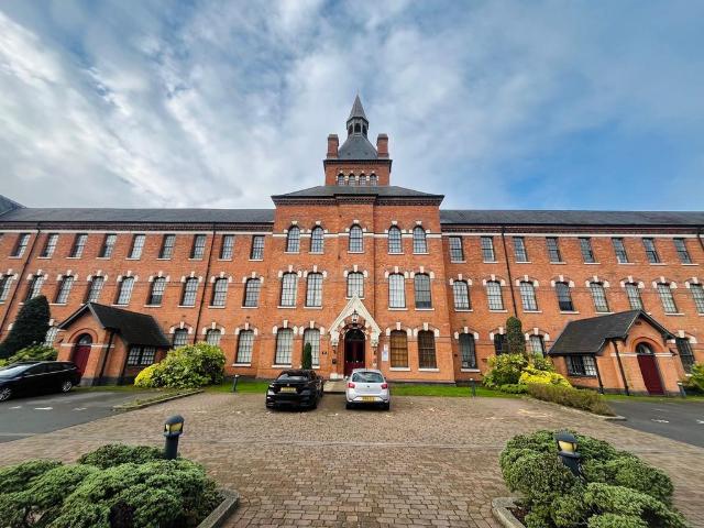 Flat for sale in Gravelly Hill, West Midlands