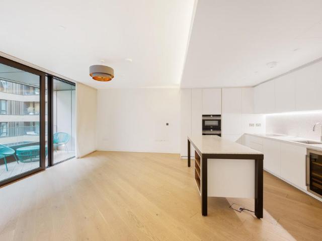 Flat for sale in Wood Lane Estate, Greater London