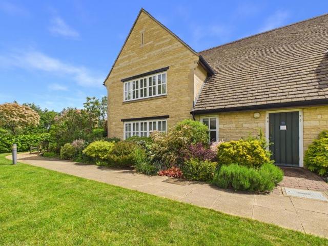 Flat for sale in Huntingdon, Cambridgeshire