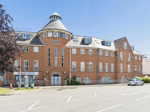 Flat for sale in King's Walden, Hertfordshire