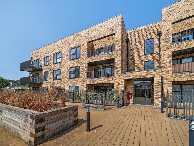 Flat for sale in Northumberland Heath, Greater London