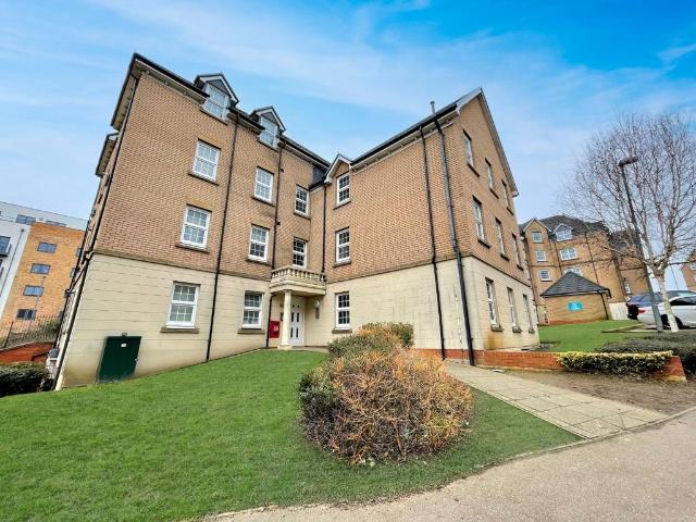 Flat for sale in Farleygreen, Spring Park
