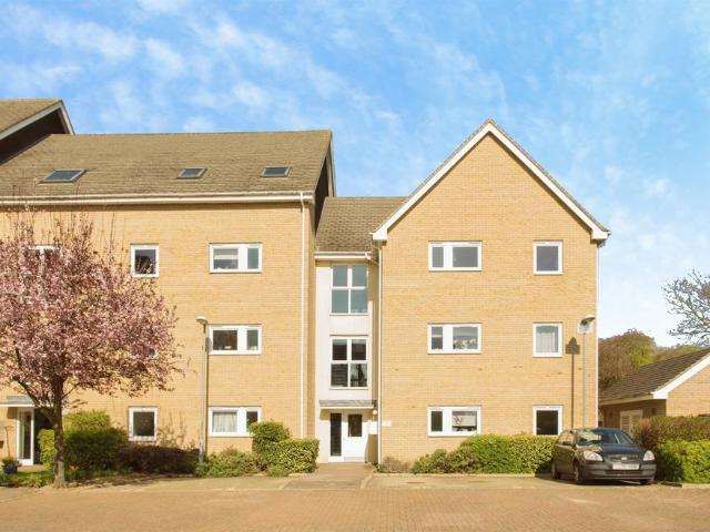Flat for sale in Huntingdon, Cambridgeshire
