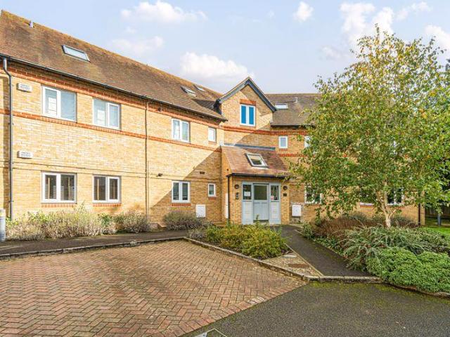 Flat for sale in The Slade, Oxfordshire