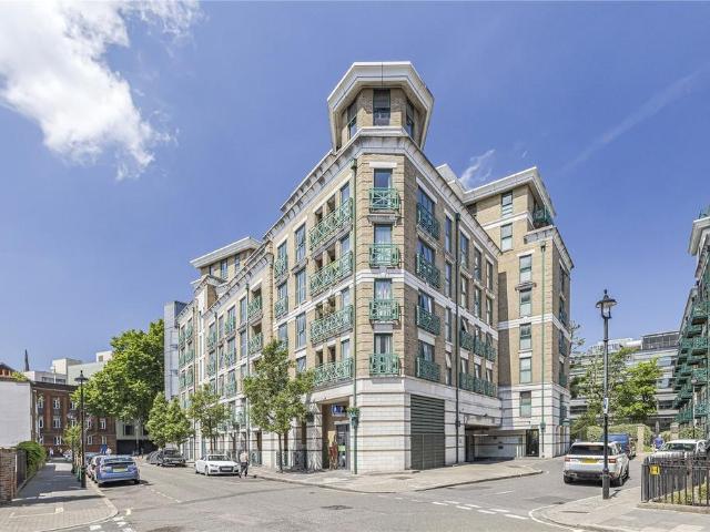 Flat for sale in Westminster, Greater London