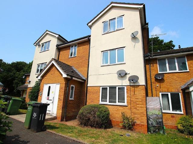 Flat for sale in Warndon, Worcestershire