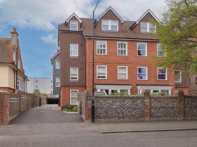 Flat for sale in Eastbourne, East Sussex