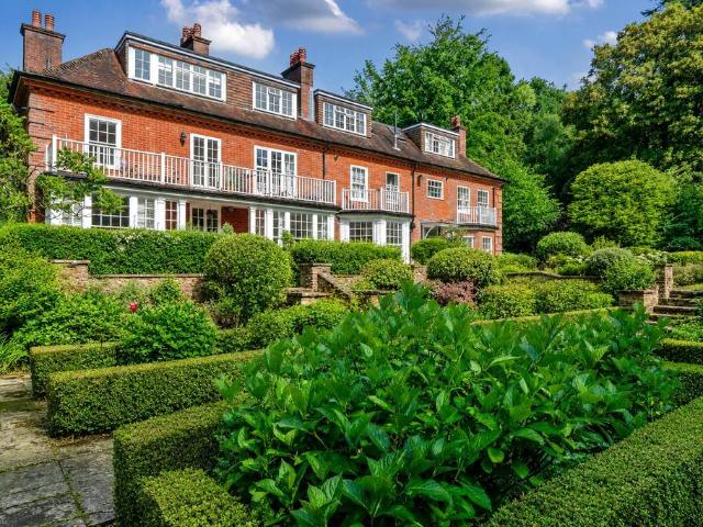 Flat for sale in Great Stoatley, Fole