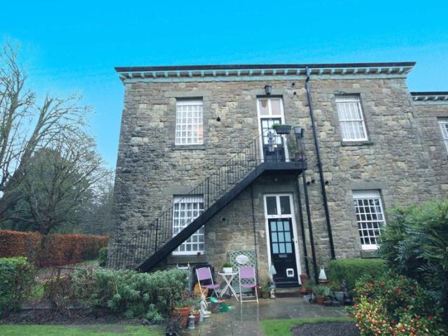 Flat for sale in Midway, Kent