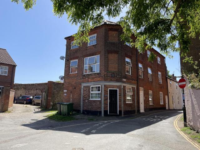 Flat for sale in Comers, Norfolk