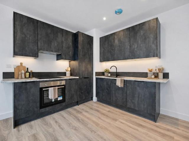 Flat for sale in Slough