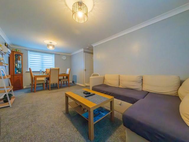 Flat for sale in Rogerstone, Wales