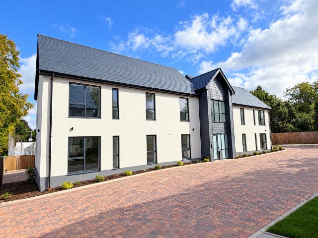 Flat for sale in Lower Stanmore, Winchester