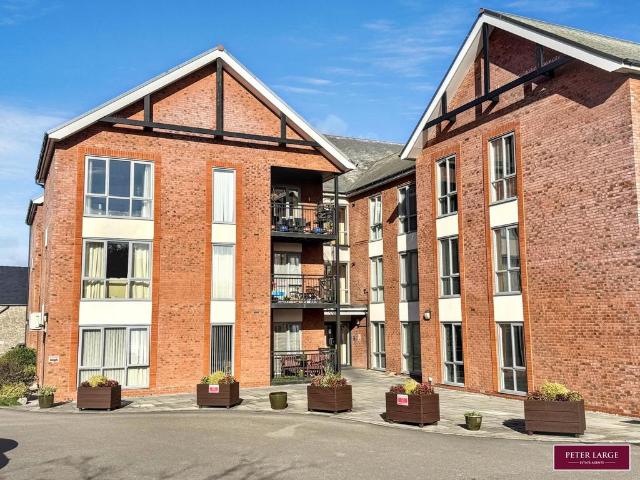 Flat for sale in Rhuddlan